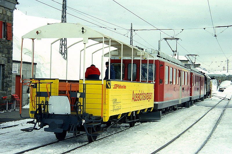 RhB - Dampfschneescheuder-Dienstzug fr GRAUBNDEN TOURS 9972 von Ospizio - Bernina nach Pontresina am 01.03.1997 in Ospizio Bernina mit B 2091- Triebwagen ABe 4/4 II 47 - ABe 4/4 II 48 - Xrot d 9213
