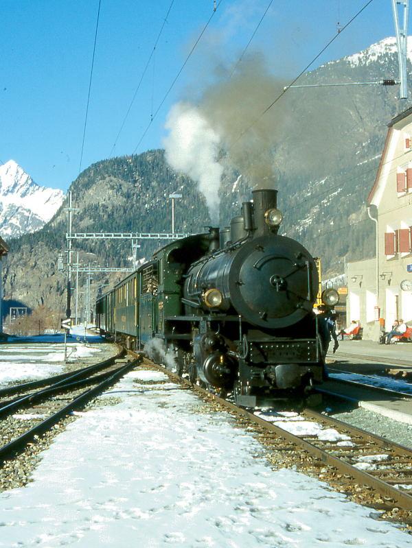 RhB DAMPFZUG 3768 von Scuol nach Samedan am 02.03.1997 in Zernez mit Dampf-Lok G 4/5 108 - B 2245 - D 4052I - B 2060 - A 1102.
