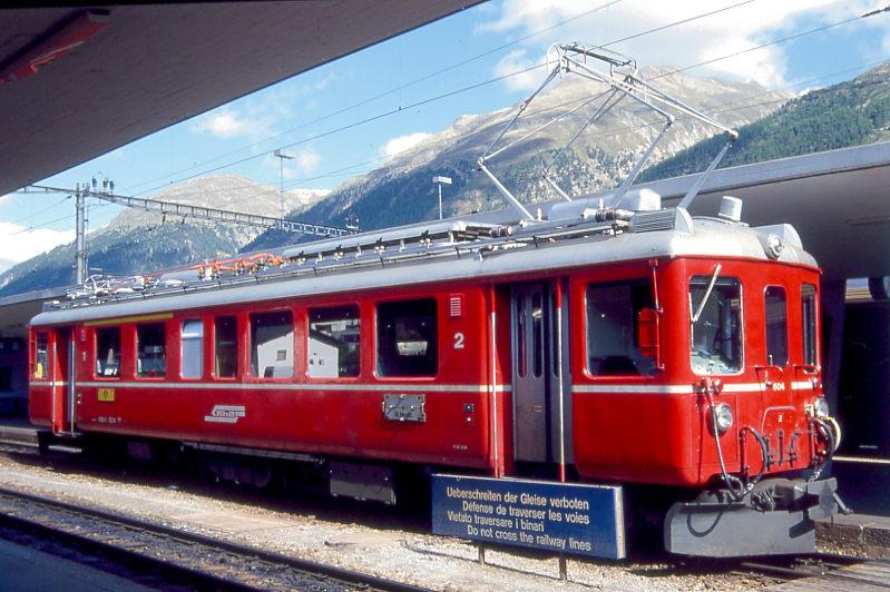 RhB DIENSTZUG 8251 von St.Moritz nach Samedan am 31.08.1993 in Samedan mit Triebwagen ABe 4/4 504 solo. Hinweis: Rckansicht, dies war eine planmige umlaufbedingte Dienstfahrt. Die Triebwagen 501 - 504 wurden 1939/40 angeschafft fr Leichtschnellzge, um den Reiseverkehr als FLIEGENDER RHTIER merklich zu beschleunigen, es gab ja nur Stangenloks. Triebwagen 504 wurde 1997 abgestellt.   
