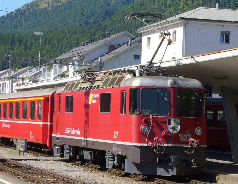 RhB - E - Lok  Ge 4/4  627 im Bahnhof von Samedan am 25.08.2007