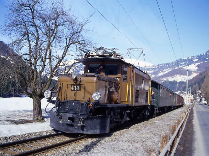 RhB Extra-GmP fr GRAUBNDEN TOUS AG 3031 von Landquart nach Davos-Platz vom 14.03.1999 zwischen Schiers und Furna mit E-Lok Ge 6/6I 414 - B 2246 - D 4052II - Gbkv 5568 - Gbkv 5593 - Gb 5082 - E 6610 - Kk 7070.