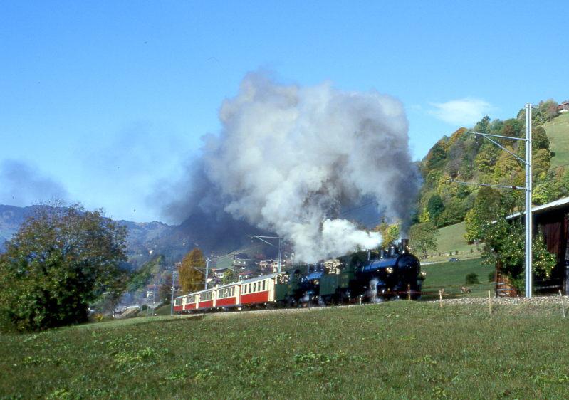 RhB Extra-Salondampfzug fr GRAUBNDEN TOURS 3031 von Landquart nach Davos-Platz vom 26.10.1997 oberhalb Kblis mit Dampflok G 4/5 108 - G 4/5 107 - AS 1161 - AS 1143 - AS 1141 - AS 1142 - AS 1144.