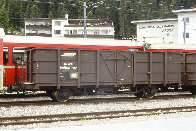 RhB - Fb 8519 am 03.06.1990 in Arosa - Hochbordwagen mit Stahlaufbau 2-achsig mit 1 offenen Plattform - Baujahr 1913 - bernahme 21.12.1982 - Rast/RhB - Gewicht 7,86 - Zuladung 15,00t - LP 8,89m - zulssige Geschwindigkeit Aufkleber 60 - 2=04.09.1989 - Lebenslauf: Ug ex L 6663 - 1969 E 6663 - 21.12.1982 Fb 8519 - 2003 E 8519 - 09/2005 Abbruch - Hinweis: gescanntes Dia
