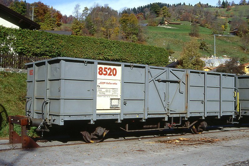 RhB - Fb 8520 am 24.10.1998 in Kblis - Hochbordwagen mit Stahlaufbau 2-achsig mit 1 offenen Plattform - Baujahr 1913 - bernahme 07.06.1983 - Rast/RhB - Gewicht 7,63 - Zuladung 15,00t - LP 8,89m - zulssige Geschwindigkeit 60/B - 2=31.03.1990 - Lebenslauf: Ug ex L 6664 - 1969 E 6664 - 07.06.1983 Fb 8520 - 2003 E 8520 - 09/2005 Abbruch - Hinweis: jetzt Kennzeichnung B fr Zugreihe im Anschriftenblock, gescanntes Dia
