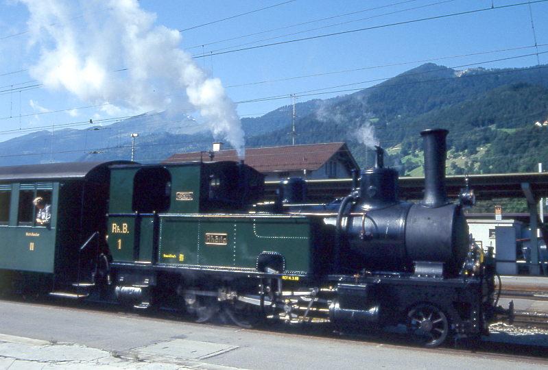 RhB - G 3/4 1 am 02.09.1993 in Landquart - DAMPFLOK Rhtia - Baujahr 1889 - SLM 577 - Gewicht 29,00t - 184 KW - LP 7,90m - zulssige Geschwindigkeit 45 km/h - Mutation: ex LD G 3/4 1 - 1895 RhB - 1928a - 1947 reserviert VHS Luzern - 1970 BC - 1988 leihweise RhB - 1989 nach Jubilum RhB
