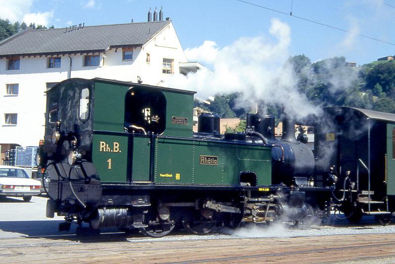 RhB - G 3/4 1 am 02.09.1993 in Schiers - DAMPFLOK Rhtia - Baujahr 1889 - SLM 577 - Gewicht 29,00t - 184 KW - LP 7,90m - zulssige Geschwindigkeit 45 km/h - Mutation: ex LD G 3/4 1 - 1895 RhB - 1928a - 1947 reserviert VHS Luzern - 1970 BC - 1988 leihweise RhB - 1989 nach Jubilum RhB
