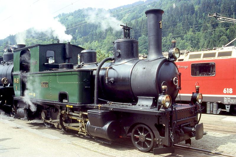 RhB - G 3/4 1 am 27.08.1995 in Ilanz - DAMPFLOK Rhtia - Baujahr 1889 - SLM 577 - Gewicht 29,00t - 184 KW - LP 7,90m - zulssige Geschwindigkeit 45 km/h - Mutation: ex LD G 3/4 1 - 1895 RhB - 1928a - 1947 reserviert VHS Luzern - 1970 BC - 1988 leihweise RhB - 1989 nach Jubilum RhB
