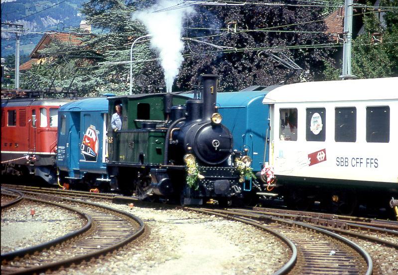 RhB - G 3/4 1 am 08.06.1997 in Chur - DAMPFLOK Rhtia - Baujahr 1889 - SLM 577 - Gewicht 29,00t - 184 KW - LP 7,90m - zulssige Geschwindigkeit 45 km/h - Mutation: ex LD G 3/4 1 - 1895 RhB - 1928a - 1947 reserviert VHS Luzern - 1970 BC - 1988 leihweise RhB - 1989 nach Jubilum RhB
