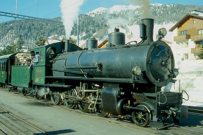 RhB - G 4/5 108 am 02.03.1997 in Celerina - Dampflok - Baujahr 1906 - SLM 1710 - in Betriebnahme 07.06.1906 - Gewicht 68,00t - 590 KW - LP 13,97m - zulssige Geschwindigkeit 45/30 km/h Tender voraus - =17.06.1991.
