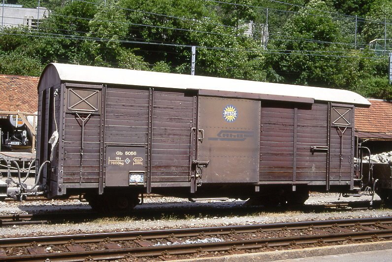 RhB - Gb 5056 am 07.06.1997 in Chur Sand - Gedeckter Gterwagen 2-achsig mit 1 offenen Plattform - Aufkleber: PITSCH - Baujahr 1963 - JMR - Gewicht 7,60t - Ladegewicht 15,00t - LP 9,14m - zulssige Geschwindigkeit Aufkleber 70 km/h - 2=21.11.1989 - Lebenslauf: ex K 5056 - 1969 Gb 5056 - 11/1999 Lbv 7865 -  Hinweis: genderte zulssige Hchstgeschwindigkeit, gescanntes Dia

