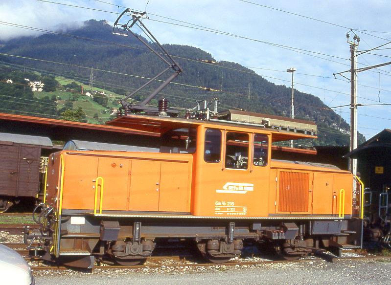 RhB - Ge 3/3 215 am 24.08.1995 in LANDQUART - Thyristorgesteuerte RANGIERLOK - bernahme 12.07.1984 - RACO/BBC -  Gewicht 33,00t - 425 KW - LP 8,64m - zulssige Geschwindigkeit 40 km/h - 60 km/h geschleppt.Hinweis: noch mit alter Beschriftung! 

