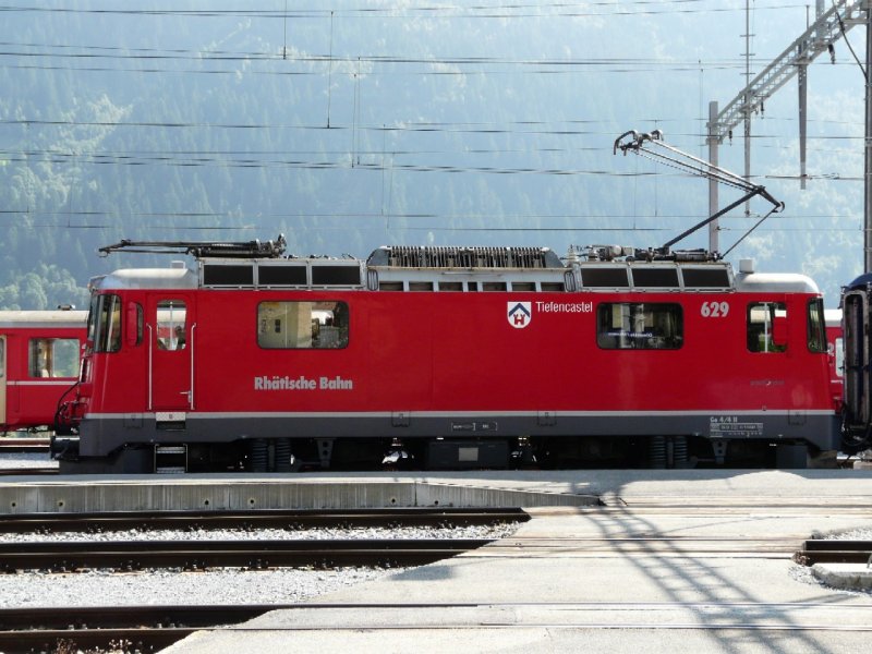 RhB - Ge 4/4 629 Tiefencastel im Bahnhof von Disentis am 21.09.2008