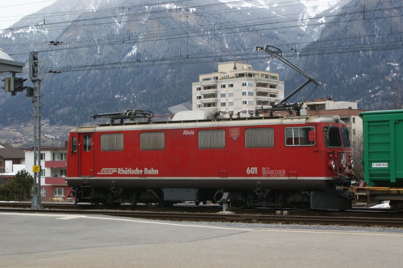 RhB Ge 4/4 I 601 abgestellt mit Gterzug am 10.03.2009 in Thusis. 
Inbetriebsetzung 1947-1953, 11kV/16.7Hz, 1000mm, 1180kW, 48.0T,
80 km/h, Erbauer SLM/MFO/BBC.