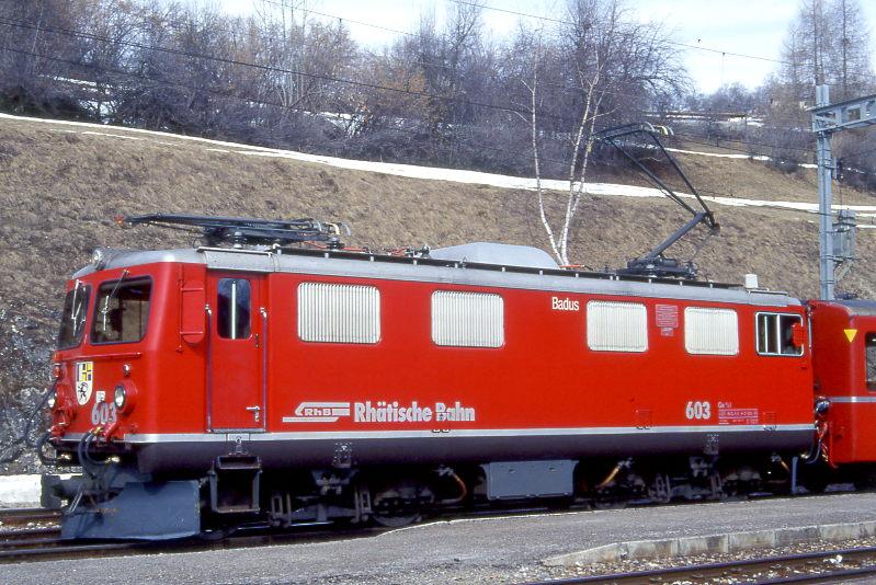 RhB - Ge 4/4I 603  BADUS  am 14.03.1999 in FILISUR - STRECKEN-LOKOMOTIVE - bernahme 13.08.1947 - SLM3922/MFO/BBC - 1184 KW - Gewicht 48,00t - LP 12,10m - zulssige Geschwindigkeit 80 km/h.
