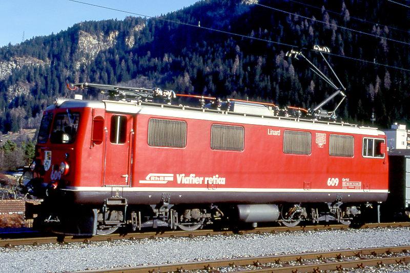 RhB - Ge 4/4I 608  LINARD  am 02.03.1998 in THUSIS - STRECKEN-LOKOMOTIVE - bernahme 13.05.1953 - SLM4084/MFO/BBC - 1184 KW - Gewicht 48,00t - LP 12,10m - zulssige Geschwindigkeit 80 km/h.
