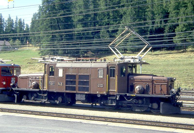 RhB - Ge 6/6I 413 am 01.09.1993 in PONTRESINA - STRECKEN-LOKOMOTIVE - bernahme 17.06.1929 - SLM3296/BBC2966/MFO - 940 KW - Gewicht 66,00t - LP 13,30m - zulssige Geschwindigkeit 55 km/h. Hinweis: am 18.10.1993 Stangenbruch, a in Landquart - 1996 Abbruch  
