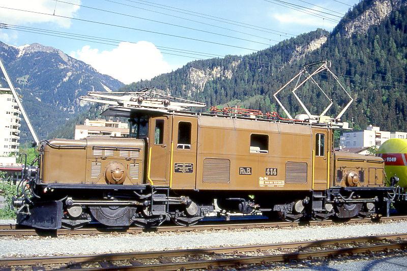 RhB - Ge 6/6I 414 am 09.05.1999 in FILISUR - STRECKEN-LOKOMOTIVE - bernahme 25.06.1929 - SLM3297/BBC2967/MFO - 940 KW - Gewicht 66,00t - LP 13,30m - zulssige Geschwindigkeit 55 km/h.
