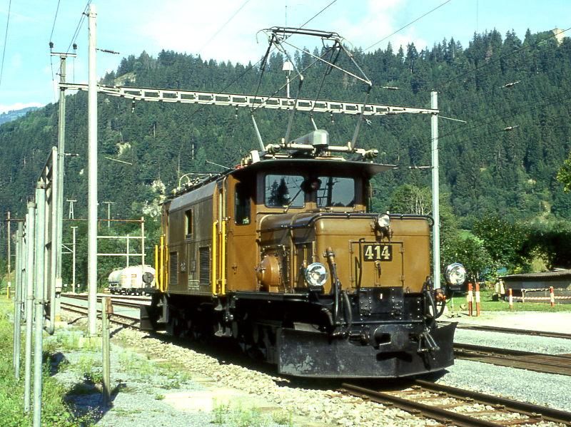 RhB GTERZUG 5238 von Disentis nach Landquart am 03.09.1997 in Rueun mit E-Lok Ge 6/6I 414 solo.
