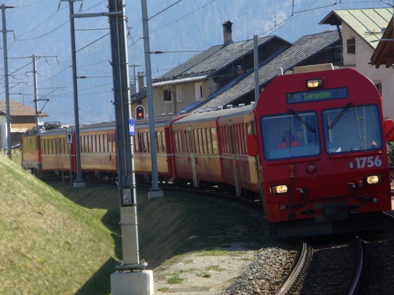 RhB - Pendelzug mit Bt 1756 + 4 B + 1 A + 1 Ge 4/4 .. Foto vom 20.04.2007
