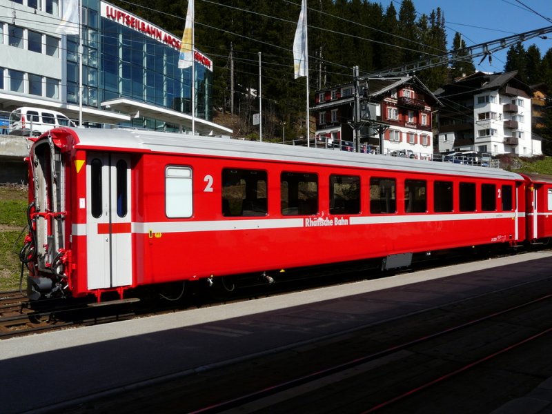RhB - Personenwagen 2 Kl.  B 2319 im Bahnhof von Arosa am 07.05.2009