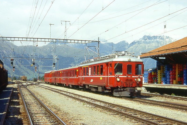 RhB - Regionalzug 341 von Samedan nach Pontresina am 31.08.1996 Einfahrt Pontresina mit Triebwagen ABe 4/4 502 - B 2340 - AB 1514 - BDt 1723 - Hinweis: Triebwagen 01/2000 ausr. - 08/2000 Abbruch!
