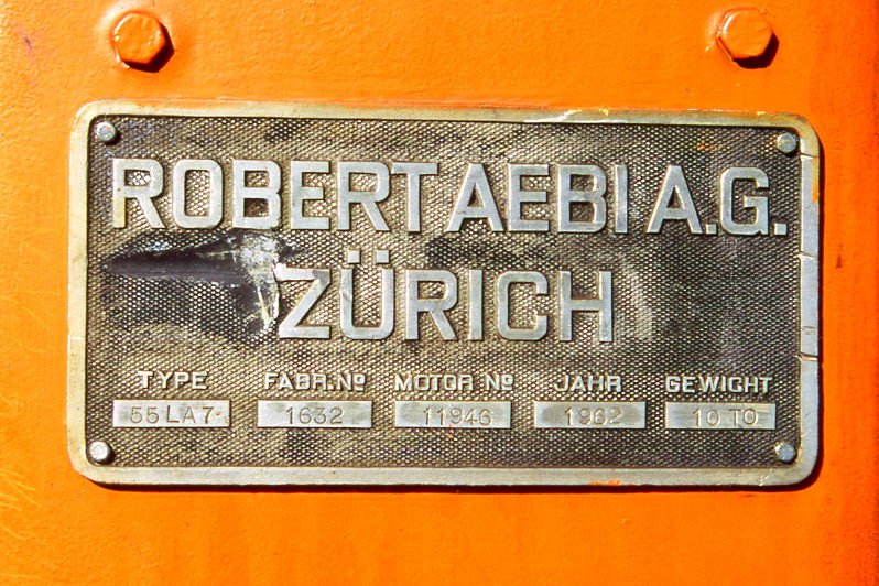 RhB - Tm 2/2 20 am 11.04.1998 in Landquart - Rangiertraktor - Fabrikschild
