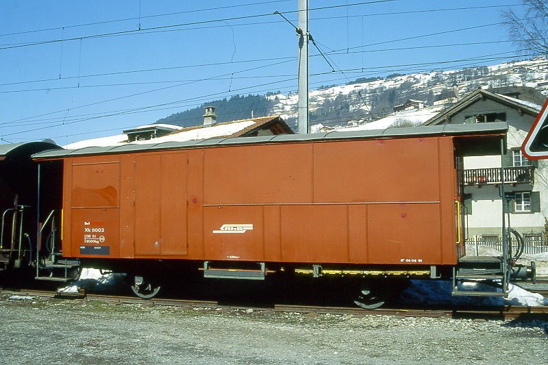 RhB - Xk 9003 am 15.03.1999 in Kblis - Hilfswagen Chur Sand - 2-achsig mit 2 offenen Plattformen - Baujahr 1889 - SIG - Gewicht 9,50t - Zuladung 2,00t - LP 9,50m - zulssige Geschwindigkeit 55 km/h - 2=14.06.1994 - Lebenslauf: ex LD C 36 - 1885 RhB C 46 - 1899 C 206 - 1911 C 2006 - 1930 CHA C 46 - 1942 RhB C 2003 II - 1949 X 9003 - 1989 Xk 9003 - 03/2004 Abbruch.
