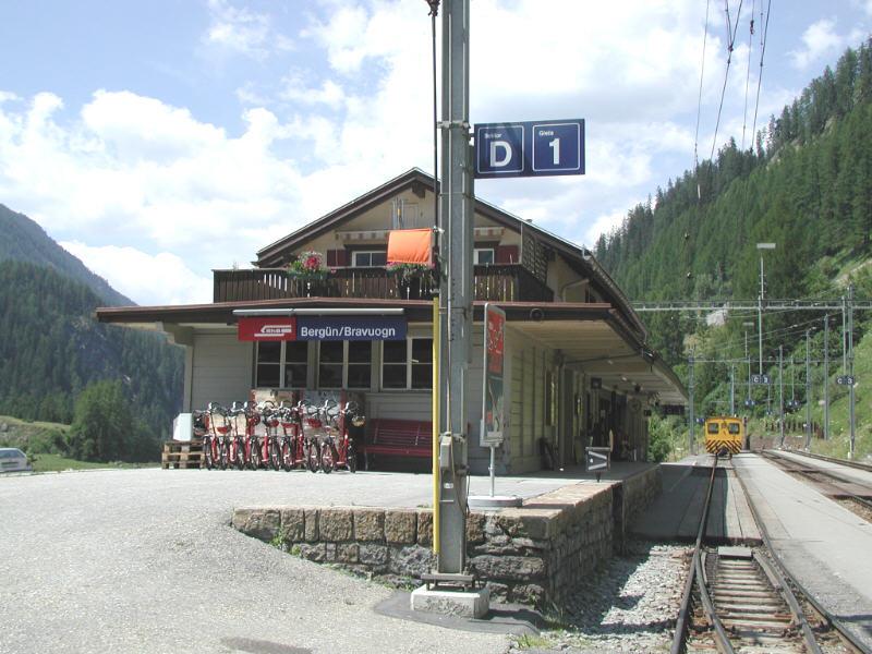 RhB,Albulalinie Station Bergn,Hier endet der Bahnhistorische Lehrpfad
11.07.03