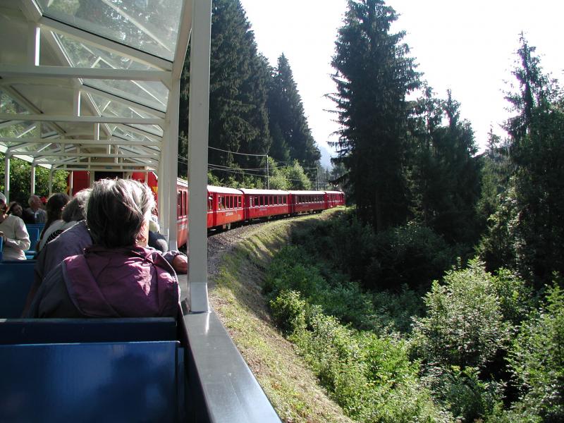 RhB,Arosabahn Fahrt mit offenen Panoramawagen von Chur nach Arosa am 08.07.03