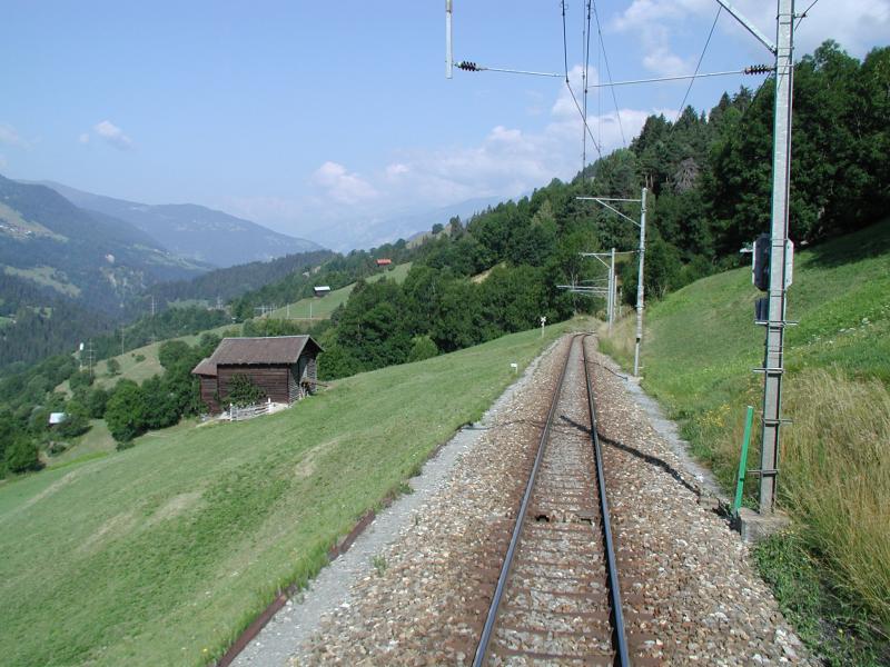 RhB,Arosabahn Streckenfoto (von hinten aus dem Aussichtswagen heraus)