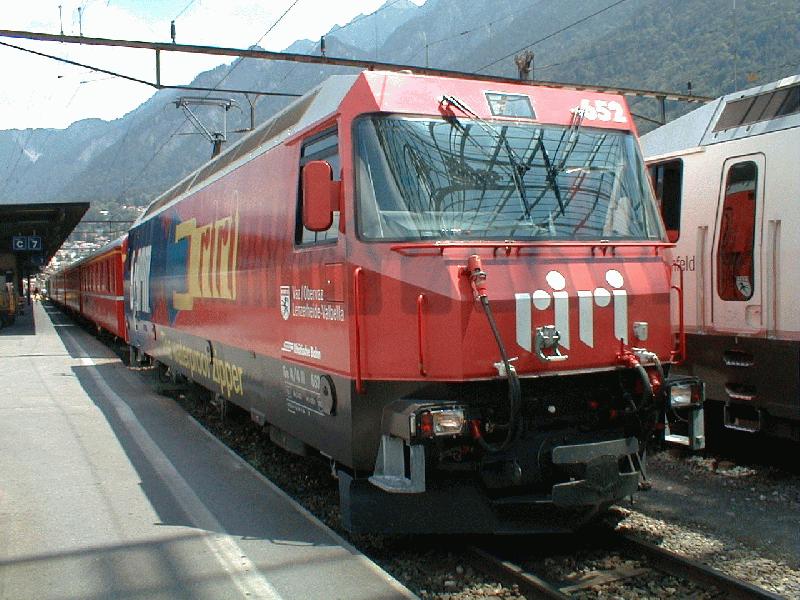 RhB,Werbelok Ge4/4 III  riri  am 29.06.02 in Chur