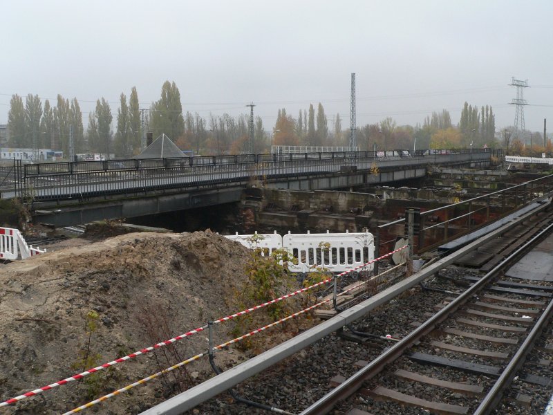 Ringbahngleis, abgerissene Fernbahnbrcke, Kynaststrae. 2.11.2007