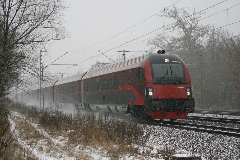 RJ 63, aufgenommen bei heftigem Schneefall am 01.01.2009 in Haar.