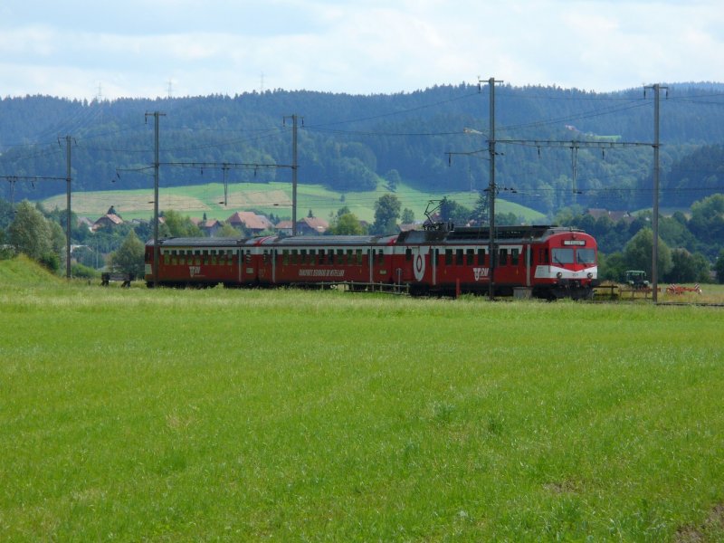 RM / bls  Regionalzug mit RBDe 4/4  + B + ABt unterwegs im Emmental am 12.07.2007