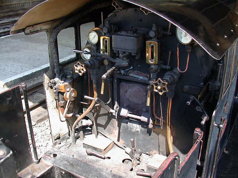 Romney, Hythe & Dymchurch Railway (20.07.2001)
Blick in den Fhrerstand der 4-8-2 Montain class No6 Samson.