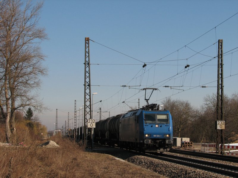 RSB 185 526 vor Kesselwagen
28.02.2009