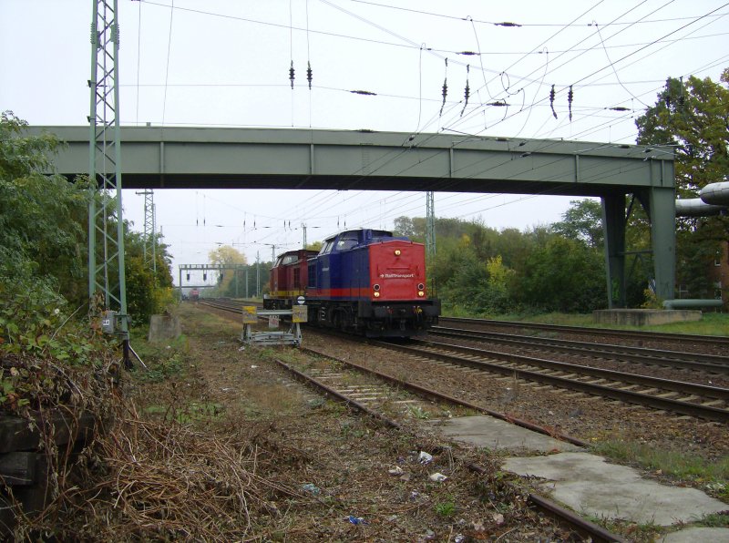RT 745 502-5 mit Gleiskraft 202 692-7 im Auftrag von Stock-Transporte Mainz am 10.10.2008 in Cottbus