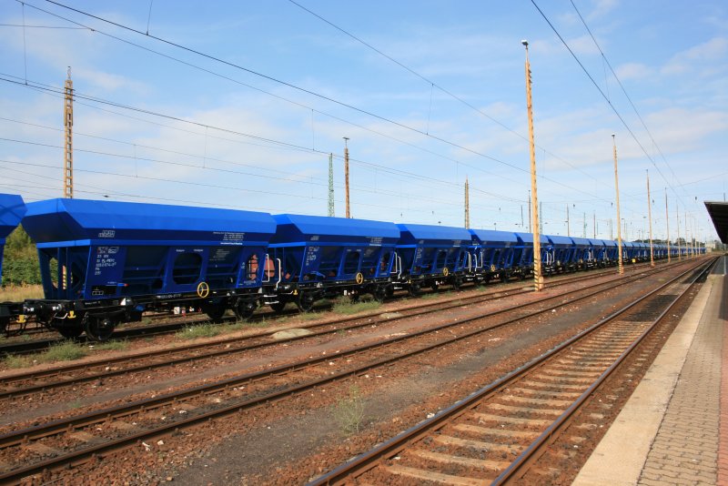 rtl´s Fcs-Wagen sind jetzt blau, haben eine polnische Kennung und drfen jetzt Flc genannt werden. Gesehen am 17.09.09 im Bahnhof Guben