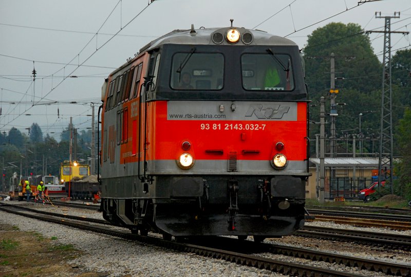 RTS 93 81 2143.032-7, unterwegs im Regen kurz nach Neulengbach Richtung Westen am 21.09.2008.