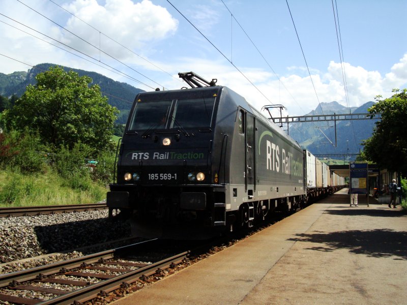 RTS BR 185 569 mit GZ am 26.07.2008 bei Mlenen.