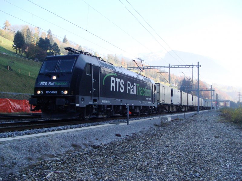 RTS BR 185 570-9 bei Heustrich-Emdthal am 3.11.2007