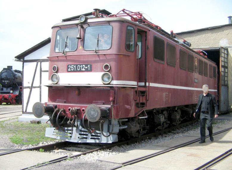 Rbelandbahnlok 251 012 Weimar, 26.05.07