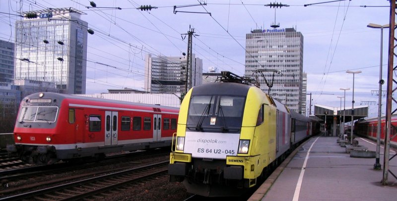 Ruhr-Lenne-Bahn RB 40 99611 im Hauptbahnhof Essen. 05.12.2006