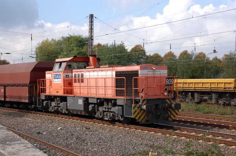 Ruhrpott Sprinter der RAG (heute RBH) 809 mit Kohlewagenzug in Datteln am 25.09.2007.