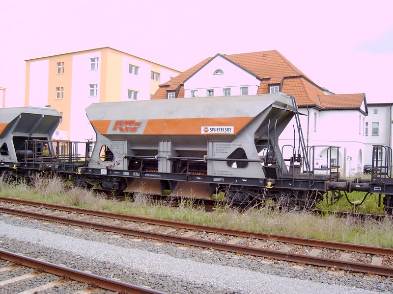 Rumnischer Schotterwagen am 24.05.08 abgestellt in Erfurt Nord. Der Ganzzug bestand aus Rumnischen und ein paar Niederlndischen Schotterwagen.