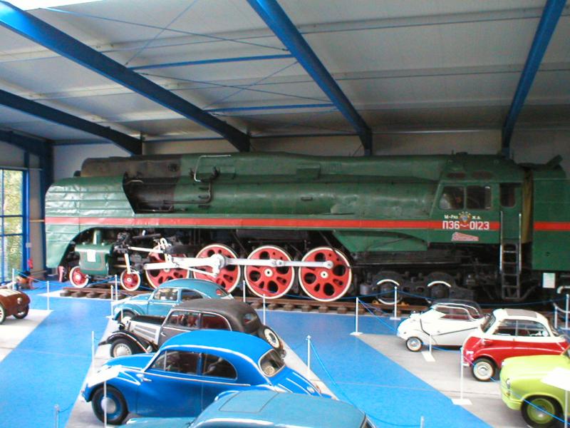 russische P036 
mit den kleinen  Gogomobilen 