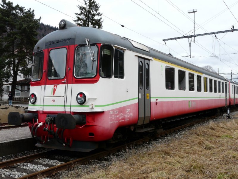 RVT / trn - 1/2 Kl. Steuerwagen ABt 202 im Endbahnhof von Buttes am 19.1.2008