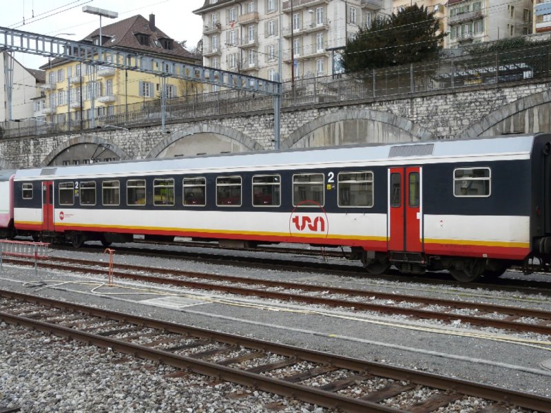 RVT / trn - 2 Kl. Personenwagen B 50 35 20-34 307-3 im Bahnhof von Neuchtel am 19.1.2008