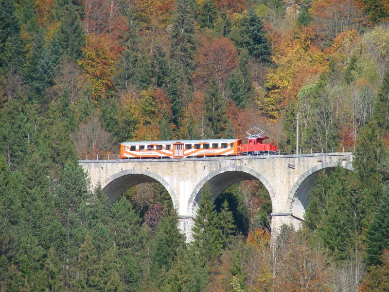 RVT Historique - Über eine Brücke zwischen Les Verrières und Travers - Okt. 2007