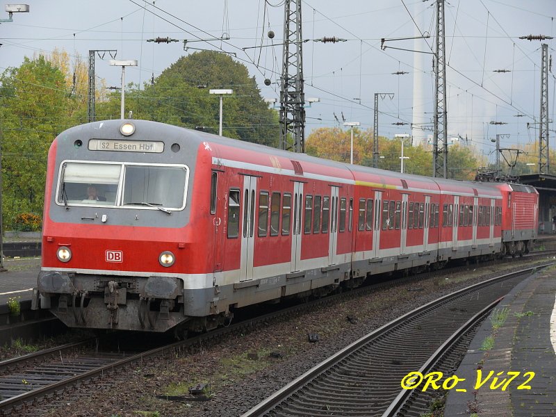 S 2 (Dortmund-Essen). Hier in Wanne-Eickel Hbf. 21.10.2007.